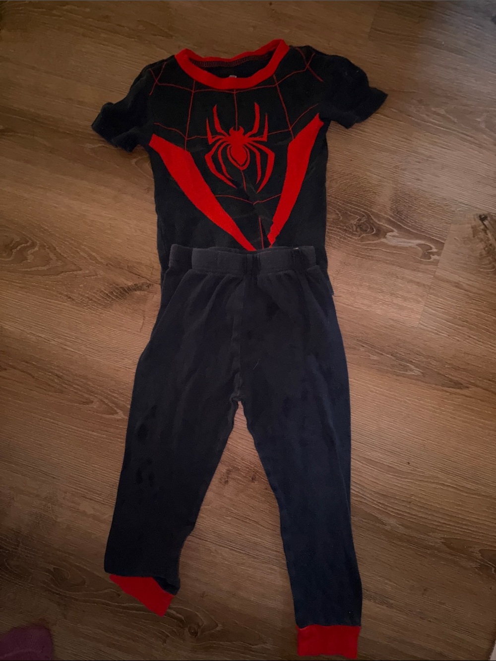3/$20! Boys 5t Marvel Black and Red Spider-Themed Kids Pajama Costume Set